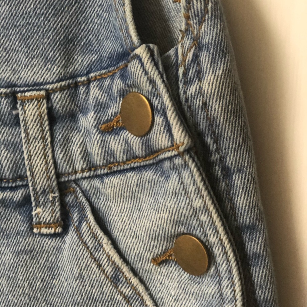 Overall shorts